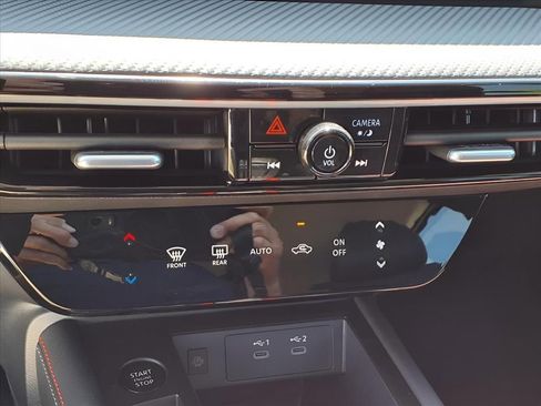 New 2025 Nissan Kicks SR w/ Illumination Package image 14