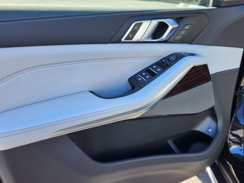New 2026 BMW X5 xDrive50e image 8
