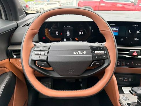 New 2026 Kia Sportage X-Line w/ X-Line Premium Package AWD/4WD image 10