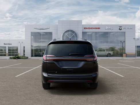 New 2026 Chrysler Pacifica Select image 7