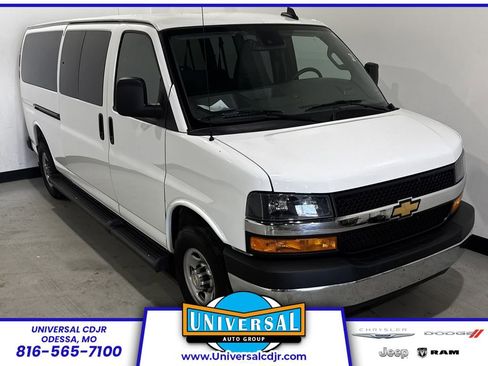 Used 2025 Chevrolet Express 3500 LT w/ LT Preferred Equipment Group RWD image 1