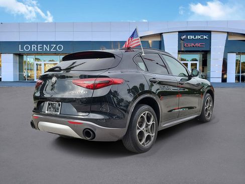 Used 2022 Alfa Romeo Stelvio Ti AWD/4WD image 5
