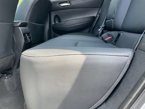 Used 2026 Toyota Corolla Cross XLE FWD image 38