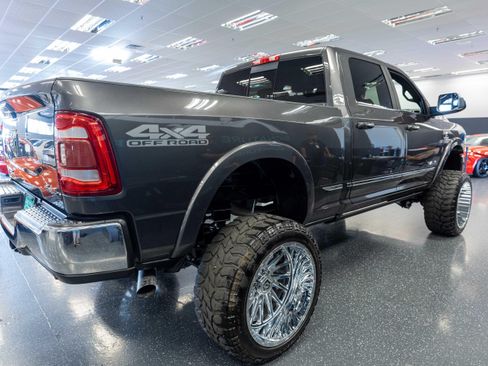 Used 2022 RAM 2500 Limited AWD/4WD image 4