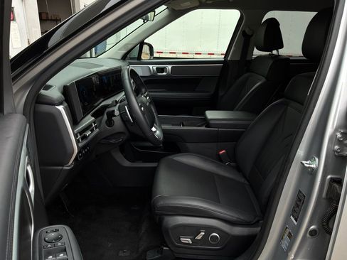 Used 2025 Hyundai Santa Fe SEL FWD image 10