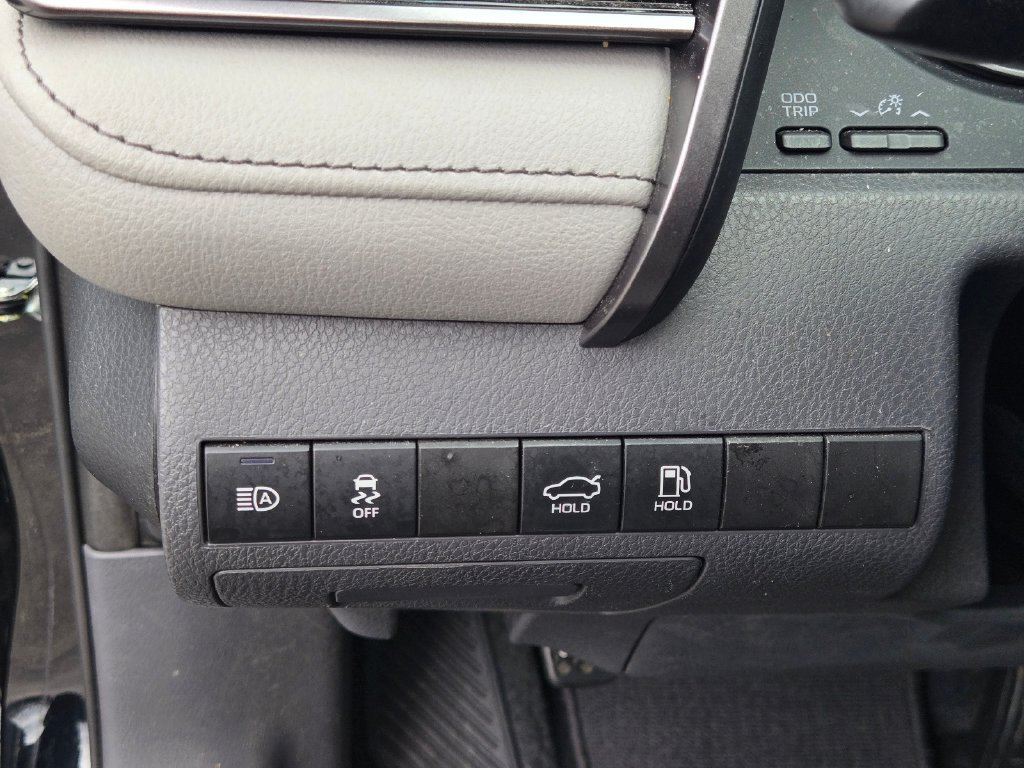 Used 2023 Toyota Camry SE w/ Convenience Package FWD image 21