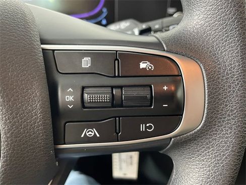 Certified 2025 Kia Sportage LX image 12