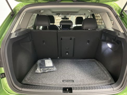 New 2026 Volkswagen Taos SEL image 18