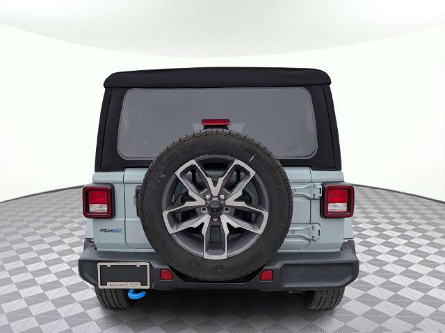 Used 2024 Jeep Wrangler Unlimited AWD/4WD image 5