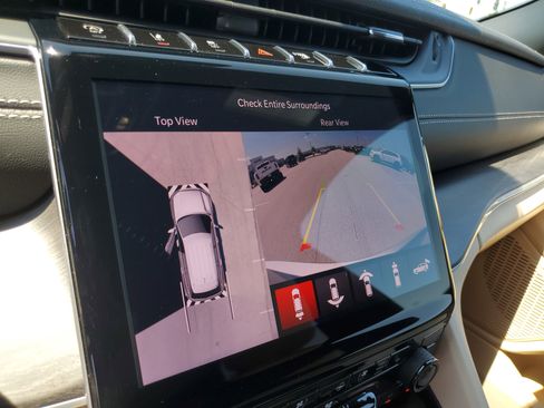 New 2025 Jeep Grand Cherokee Limited w/ Luxury Tech Group II image 31