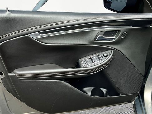 Used 2019 Chevrolet Impala LT FWD image 19