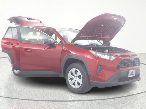 Used 2019 Toyota RAV4 LE image 34