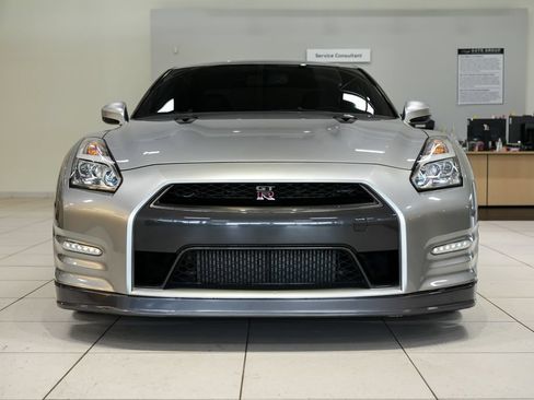 Used 2016 Nissan GT-R Premium AWD/4WD image 24