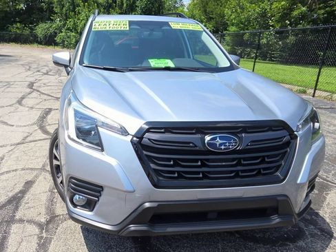 Certified 2023 Subaru Forester Limited AWD/4WD image 3