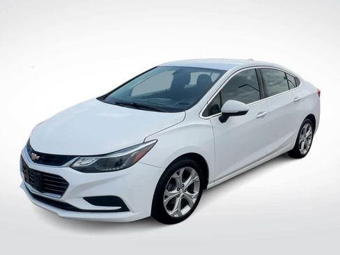 Used 2019 Chevrolet Cruze LT w/ LT Fleet Convenience Package image 4