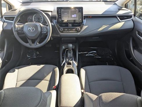 Used 2021 Toyota Corolla LE image 13