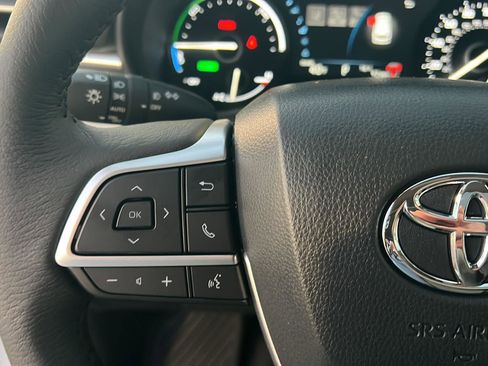 New 2026 Toyota Sienna XLE image 21