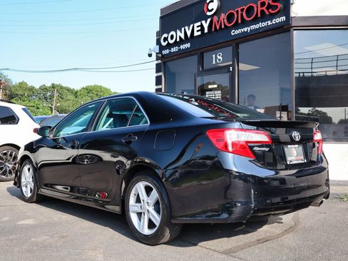 Used 2014 Toyota Camry SE w/ Moonroof Package FWD image 69