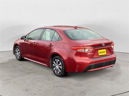Used 2022 Toyota Corolla LE image 3
