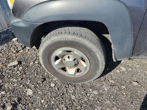 Used 2014 Toyota Tacoma PreRunner w/ Convenience Package image 2