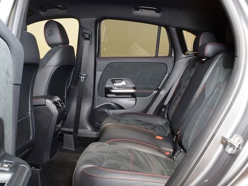 Used 2023 Mercedes-Benz GLA 250 4MATIC image 27