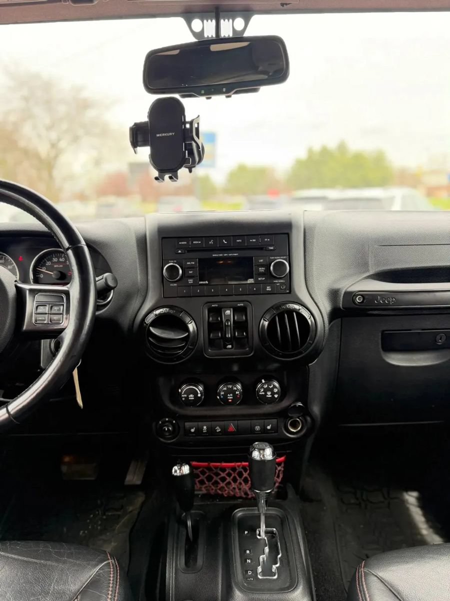 Used 2018 Jeep Wrangler Unlimited Rubicon AWD/4WD image 11