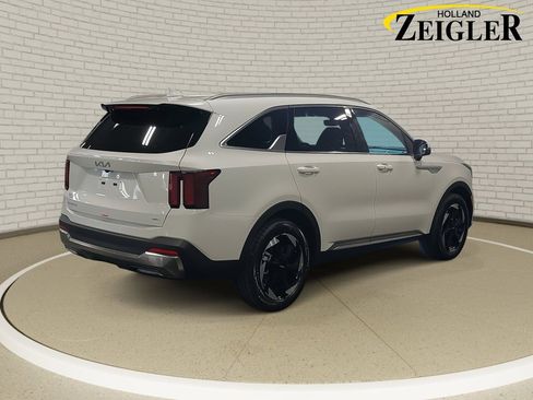 New 2025 Kia Sorento EX image 5
