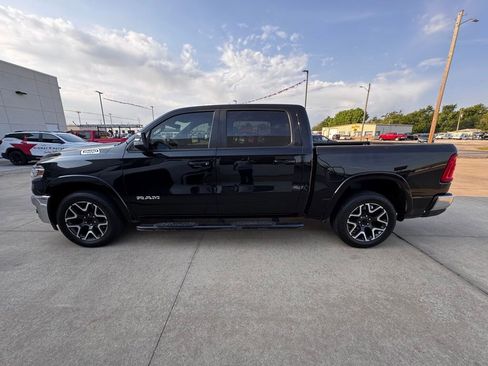 Used 2025 RAM 1500 Laramie AWD/4WD image 6