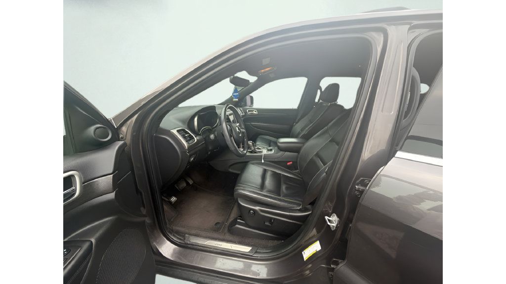 Used 2018 Jeep Grand Cherokee Limited AWD/4WD image 15