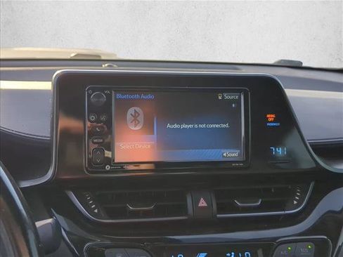 Used 2018 Toyota C-HR XLE FWD image 18