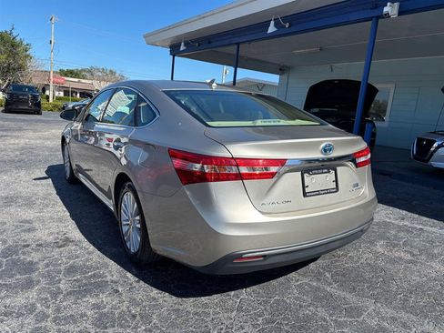 Used 2014 Toyota Avalon Limited image 3