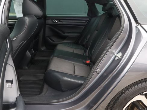 Used 2018 Honda Accord Sport image 8