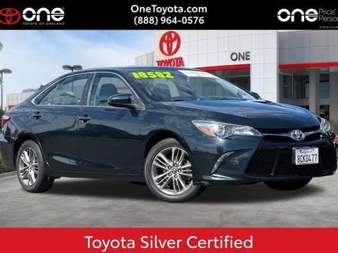 Certified 2017 Toyota Camry SE FWD image 1