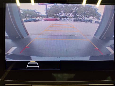 Used 2022 Chevrolet Malibu LT image 3