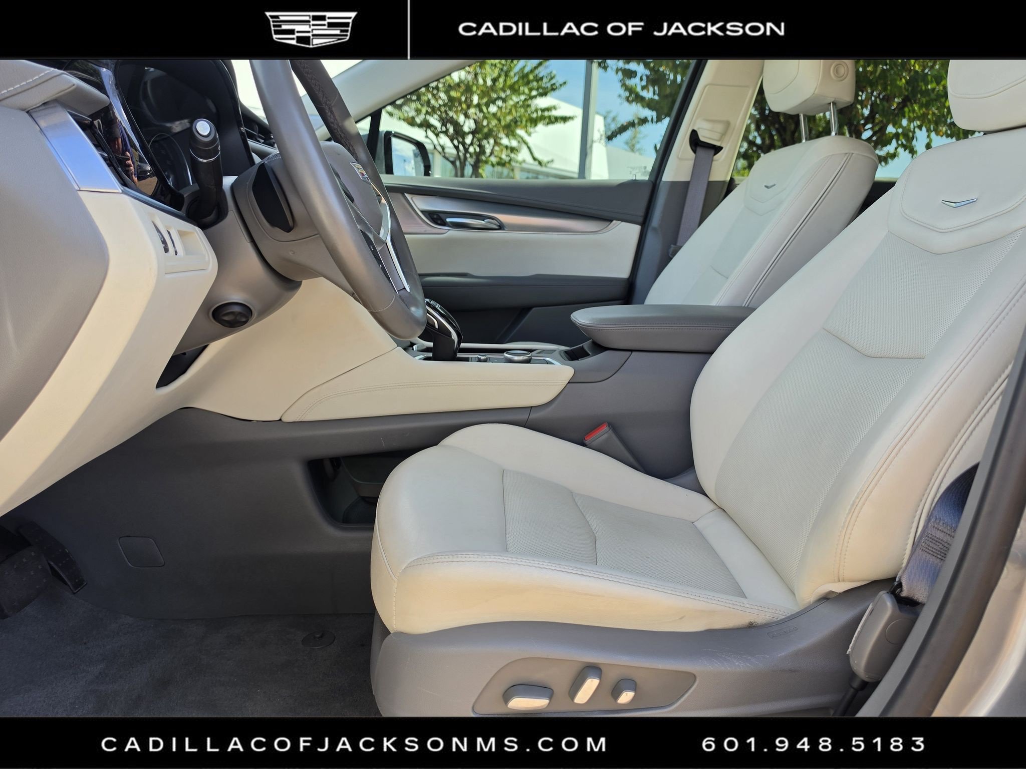 Certified 2025 Cadillac XT5 Premium Luxury FWD image 13