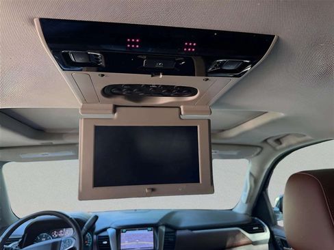 Used 2018 Chevrolet Tahoe Premier AWD/4WD image 16