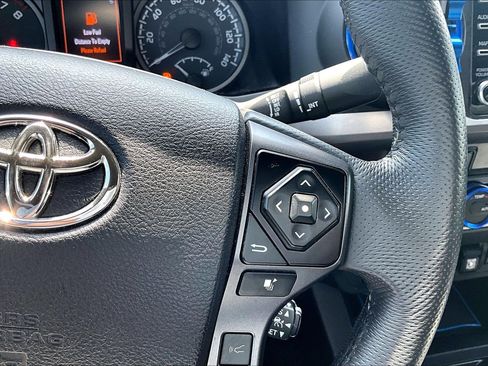 Used 2022 Toyota Tacoma TRD Sport AWD/4WD image 23
