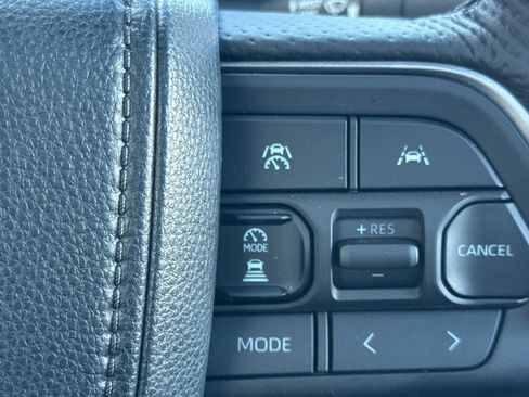 Certified 2025 Toyota Tacoma Limited image 32