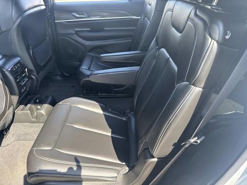 Used 2025 Jeep Grand Cherokee L Limited AWD/4WD image 23