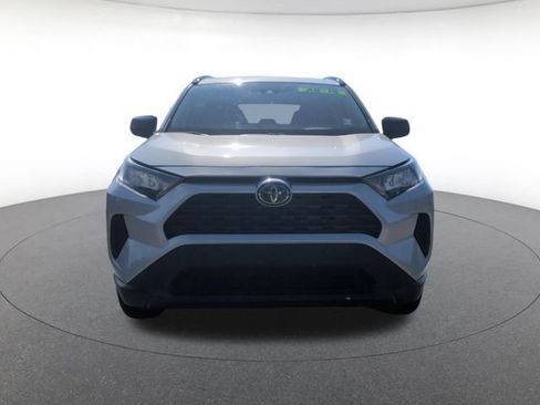 Used 2020 Toyota RAV4 LE FWD image 8