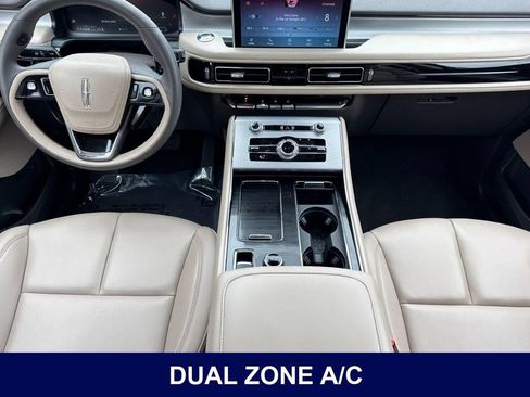 Used 2023 Lincoln Aviator 2WD w/ Premium Package image 17