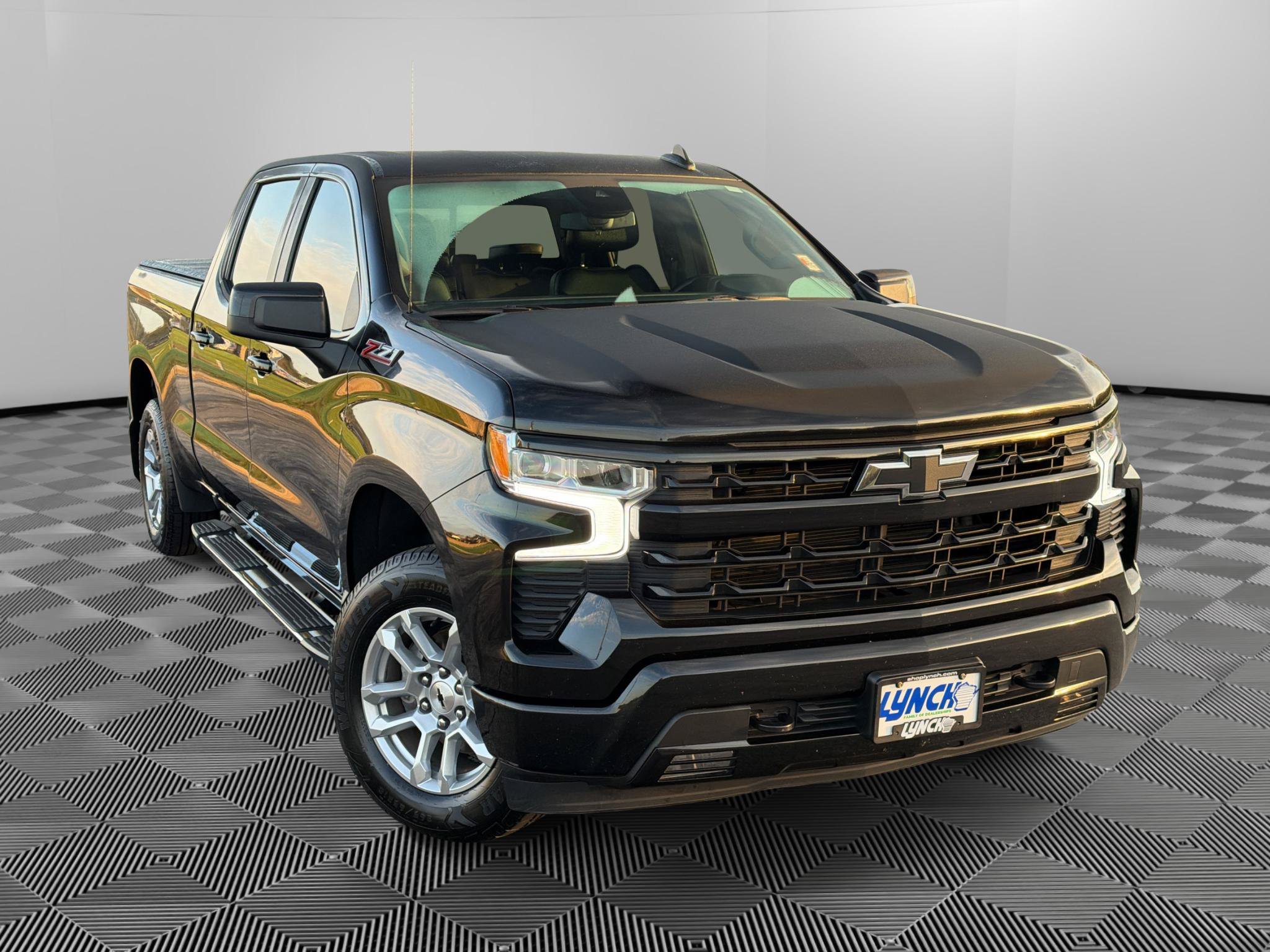 Used 2023 Chevrolet Silverado 1500 RST w/ Convenience Package II AWD/4WD image 5