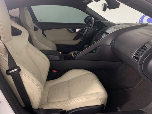 Used 2016 Jaguar F-TYPE Coupe image 33