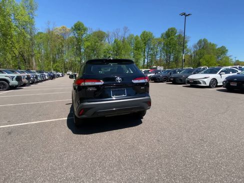 Used 2023 Toyota Corolla Cross L AWD/4WD image 12