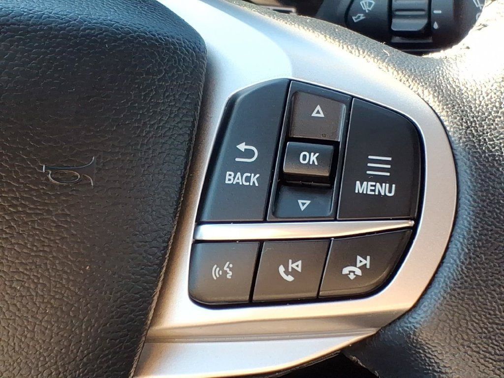 Used 2023 Ford Explorer XLT w/ Equipment Group 202A AWD/4WD image 26