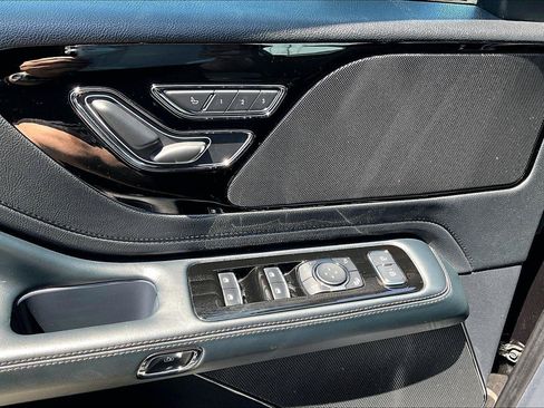 Used 2025 Lincoln Aviator AWD image 38