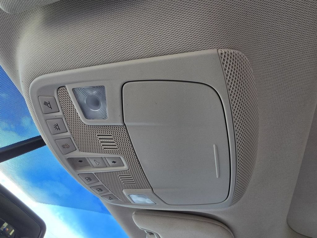 Used 2016 Lincoln MKX Reserve FWD image 32