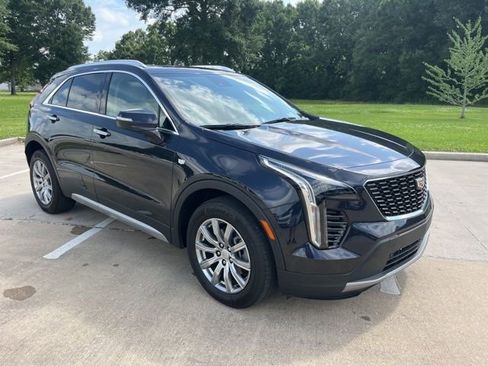 Used 2023 Cadillac XT4 Premium Luxury FWD image 9
