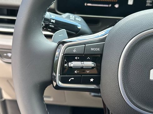 New 2026 Kia Carnival EX FWD image 16