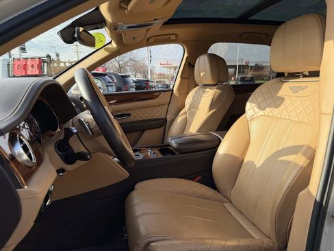Used 2018 Bentley Bentayga image 5